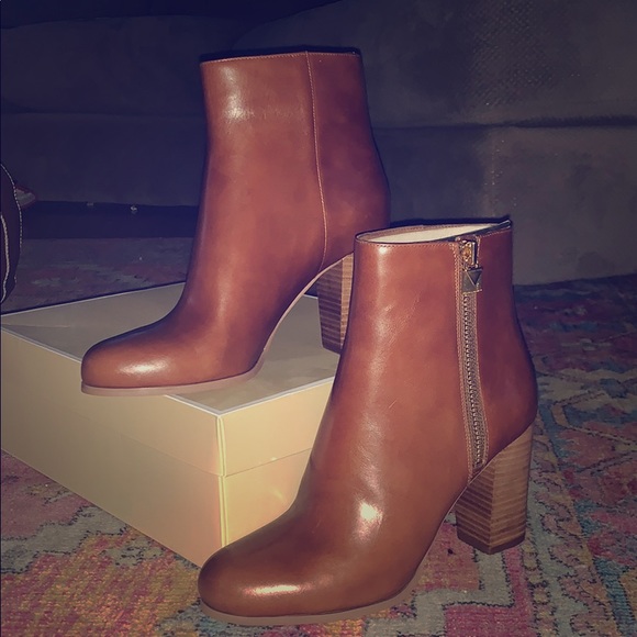 Michael kors tan booties Clearance